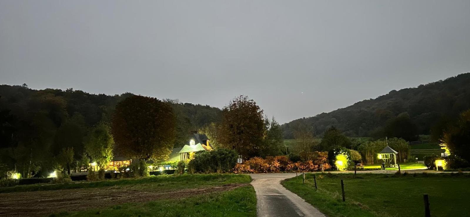 Auberge Du Val Au Cesne Saint-Clair-sur-les-Monts ภายนอก รูปภาพ